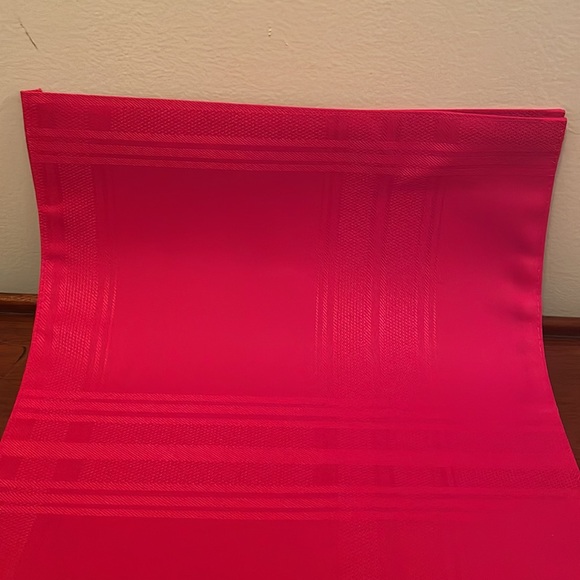 Trim A Home Subtle Red Plaid Rectangular Placemats - Set of 2 - Picture 9 of 10